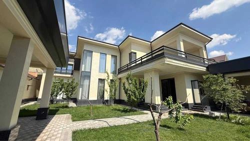 10-комнатный дом, 450 м²
