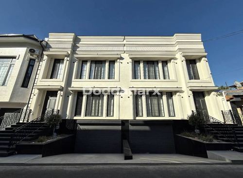 5-комнатный коттедж, 285 м²