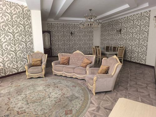 6-комнатный коттедж, 300 м²