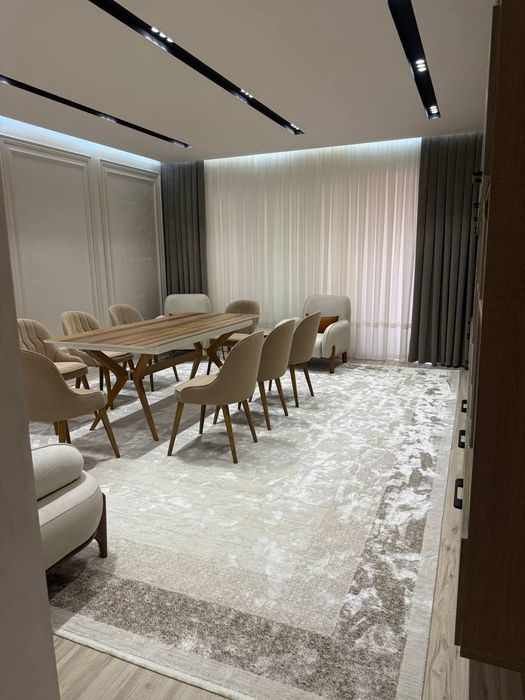 4-комнатная квартира, 142 м², Ташкент, Яккасарайский район, в аренду