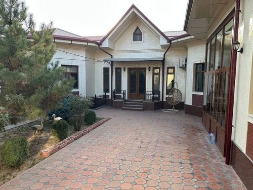 9-комнатный дом, 550 м²
