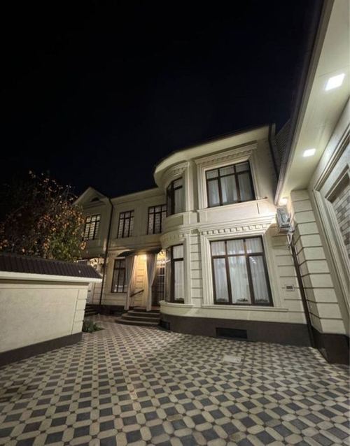 8-xonali uy, 600 m²