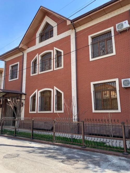 8-комнатный дом, 700 м²