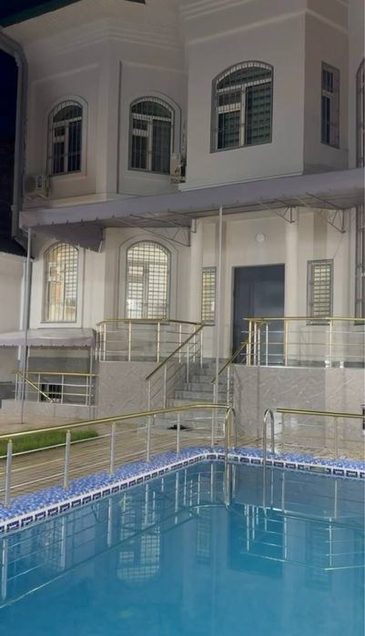 5-комнатный дом, 400 м²