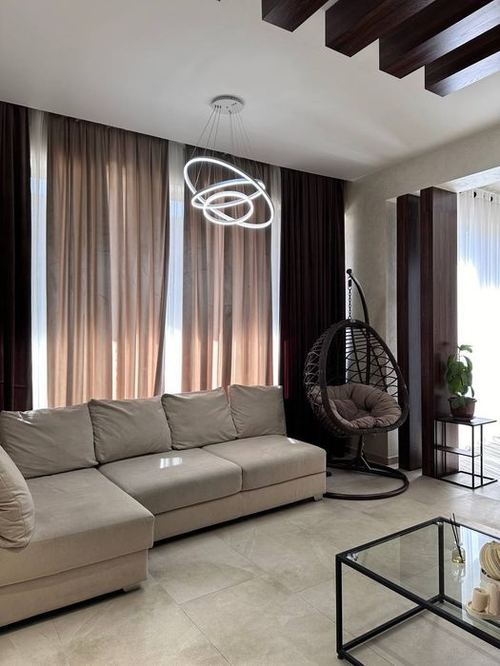 5-комнатный дом, 300 м²