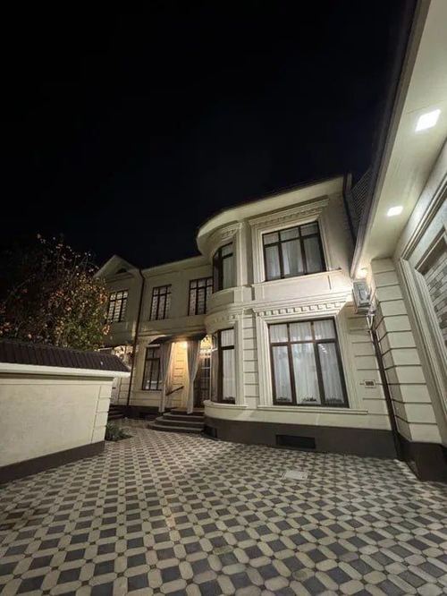 8-комнатный дом, 360 м²