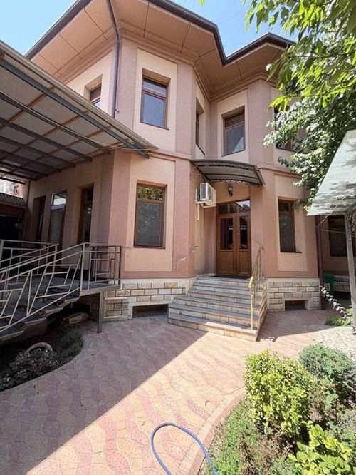 4-room house, 300 m²