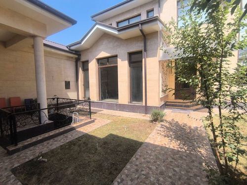 5-xonali uy, 300 m²