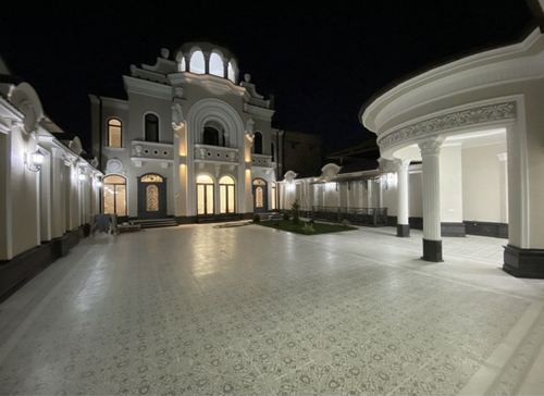 7-xonali uy, 772 m²