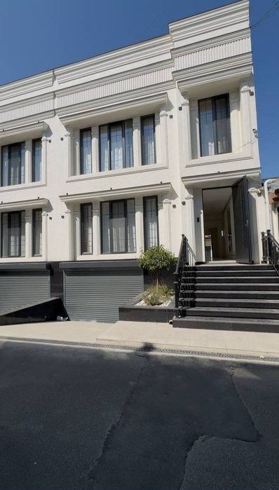 6-room house, 340 m²