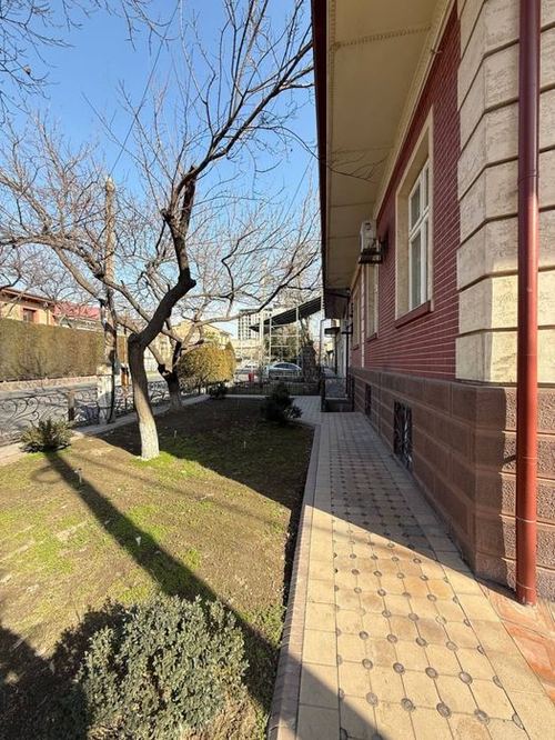 6-room house, 220 m²