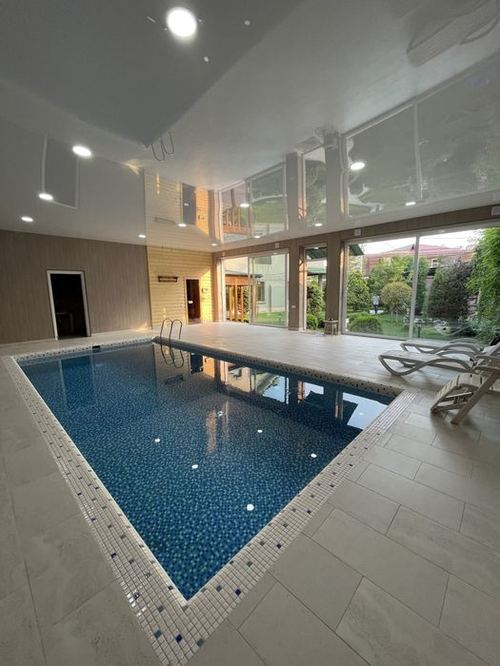 6-room house, 400 m²