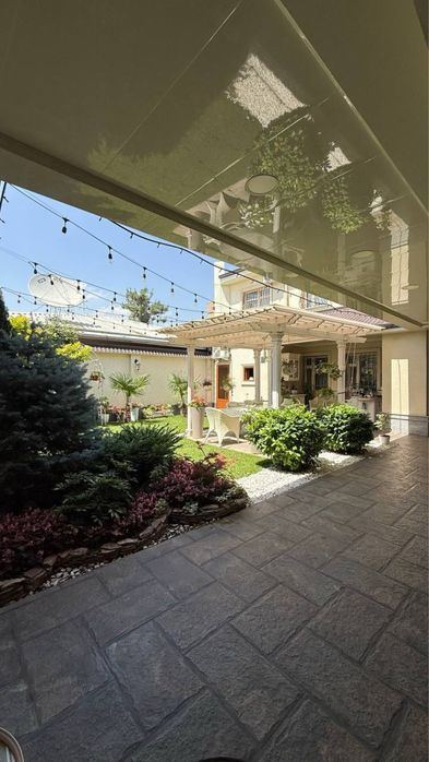 7-room house, 350 m²