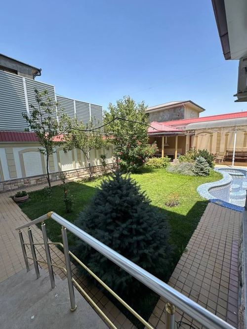 12-xonali uy, 600 m²