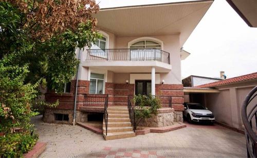 8-room house, 700 m²