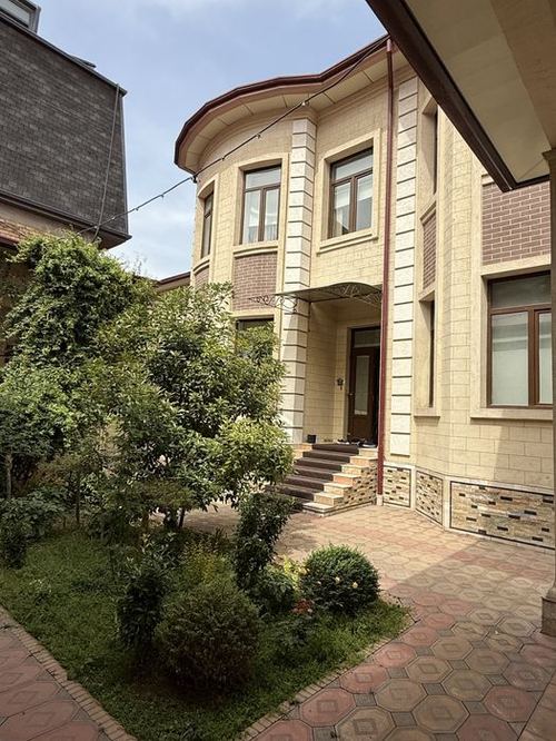 7-xonali uy, 600 m²