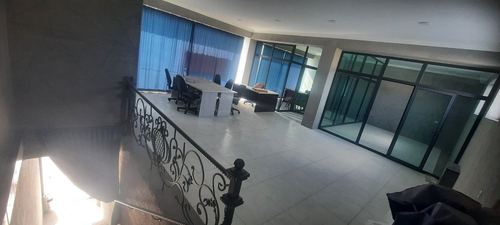 1-комнатная квартира, 90 м²