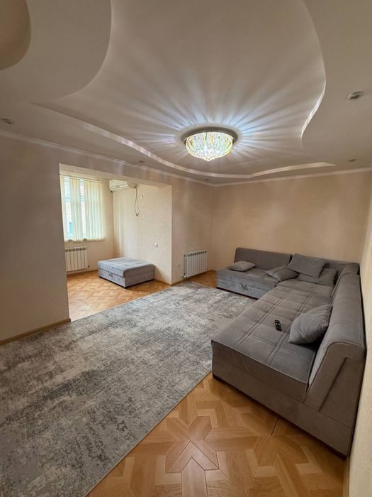 4-комнатная квартира, 70 м², Чирчик, в аренду