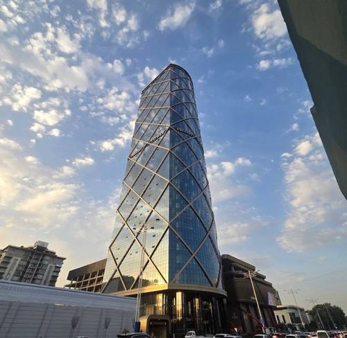 Piramit Towers 1-Линя Продается Нежилой 2 Этаже