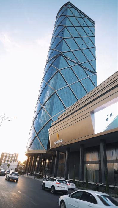 Продается топовое нежилое помещение в  ТЦ Piramit Mall.