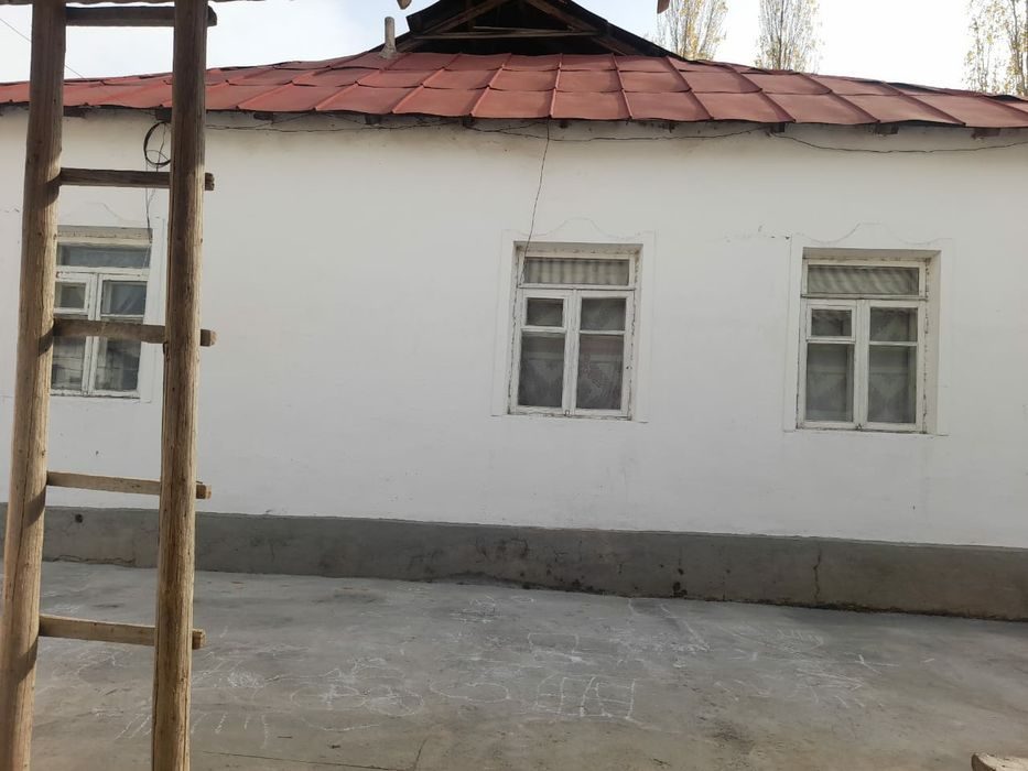 4-комнатный дом, 156 м², Чирчик, на продажу