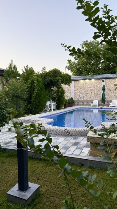 5-комнатная дача, 800 м², Чирчик, на продажу