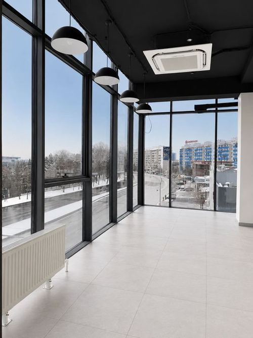Рядом с аэропортом! Продаётся или аренда офис. Сотилади/аренда. 294кв.
