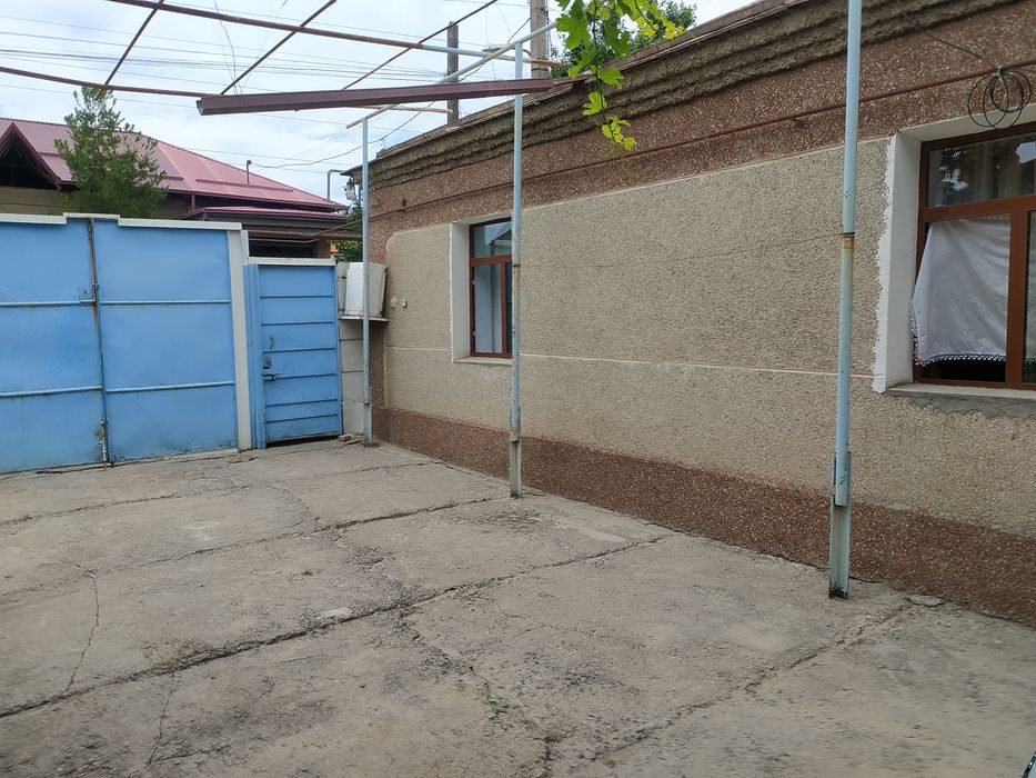 5-комнатная часть дома, 100 м², Чирчик, на продажу