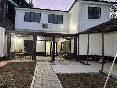 7-комнатный коттедж, 150 м²