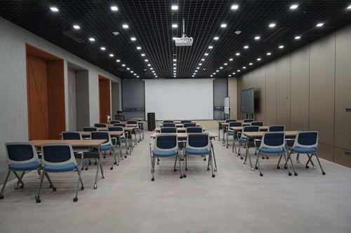 Event Zone до 70 гостей Meeting Rooms Сцена событий Modera Towers
