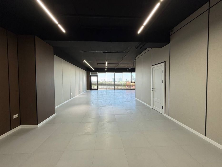 Сдаётся офис Piramit tower/ Ул. Бобура 117м2