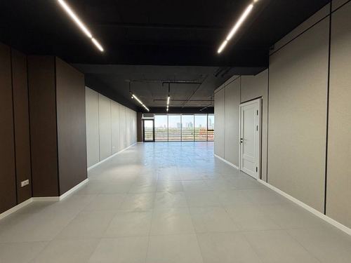 Сдаётся офис Piramit tower/ Ул. Бобура 117м2