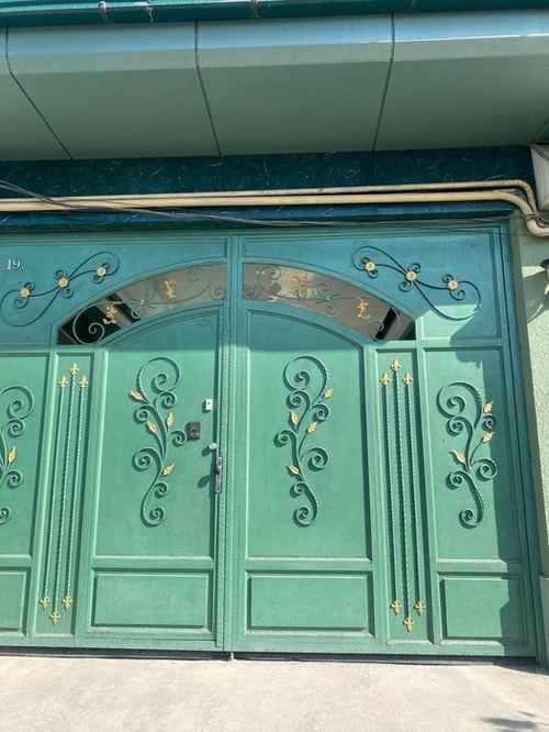 8-комнатный коттедж, 320 м²