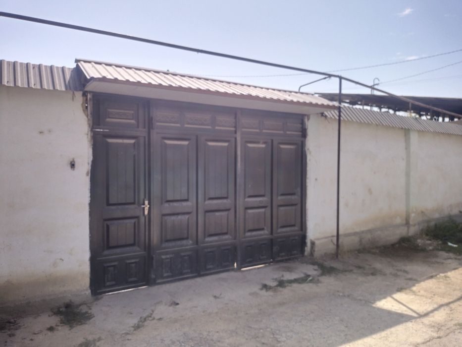 10-комнатный дом, 250 м², Чирчик, на продажу