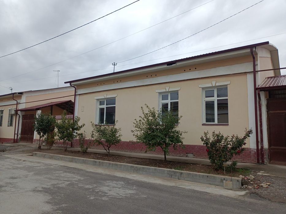 3-room cottage, 600 m², Chirchik, for rent