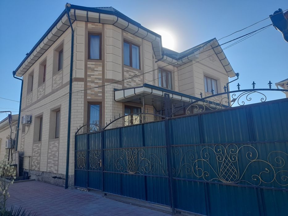 5-xonali uy, 400 m², Nukus, sotuvga