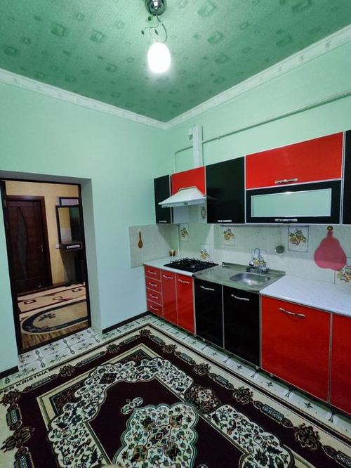 7-комнатный дом, 600 м²