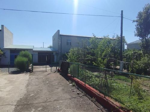 7-комнатный коттедж, 250 м²