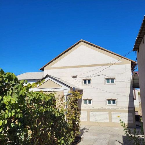 9-комнатный дом, 350 м²