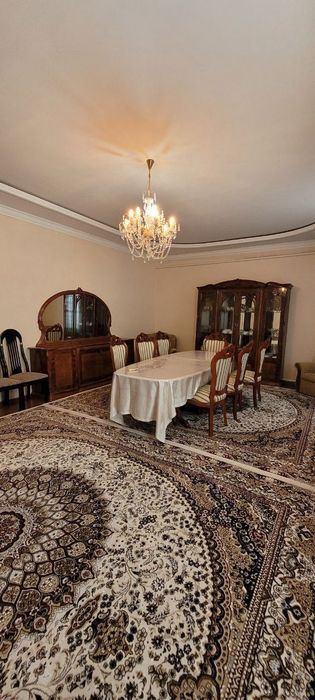 7-комнатный дом, 600 м²