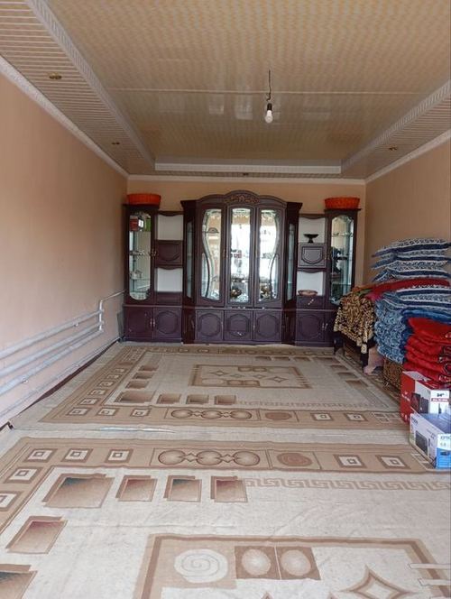 11-xonali uy, 1300 m²