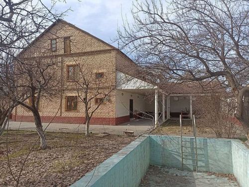 6-комнатная дача, 742 м²