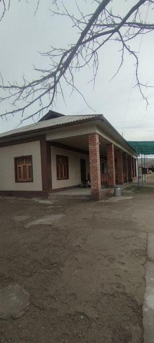 6-комнатный дом, 200 м², Алмалык, на продажу