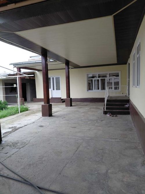 8-xonali uy, 220 m²