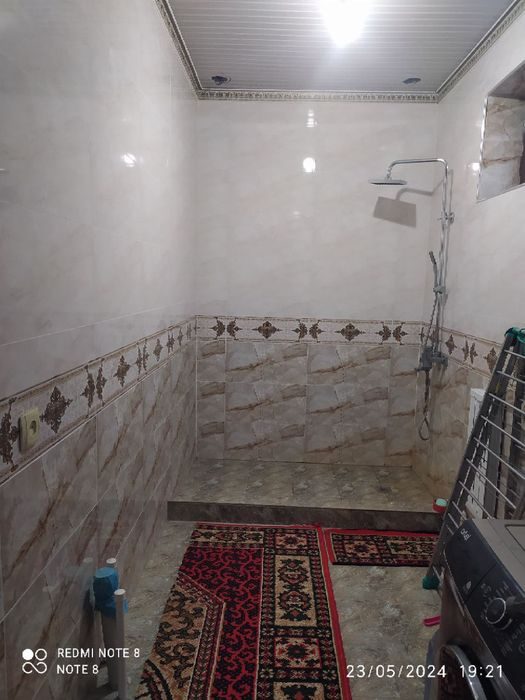 5-комнатный коттедж, 250 м², Янгибазар, на продажу