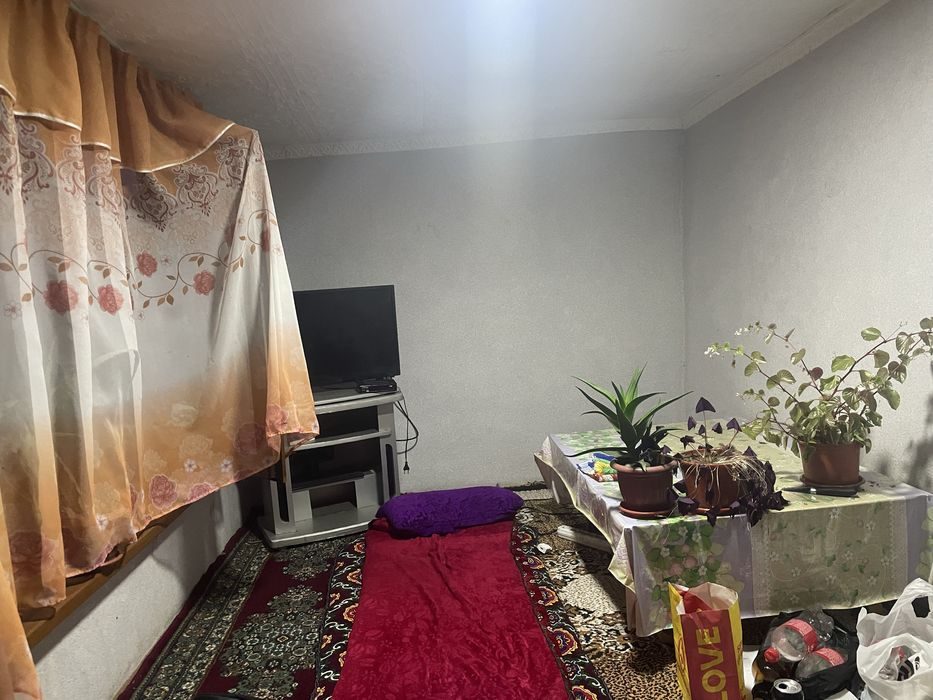 7-комнатный дом, 1200 м², Ангрен, на продажу