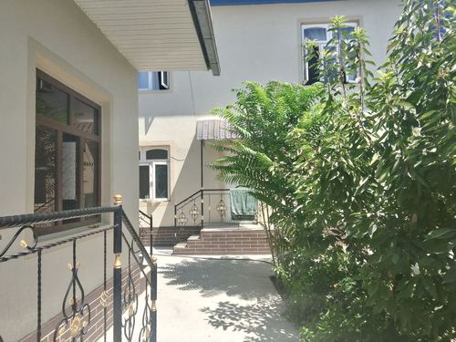 8-комнатная часть дома, 700 м²