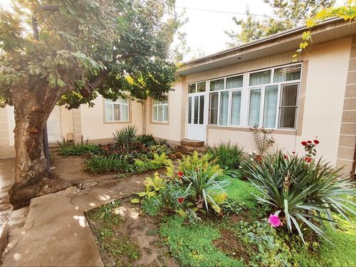 9-комнатный коттедж, 450 м²