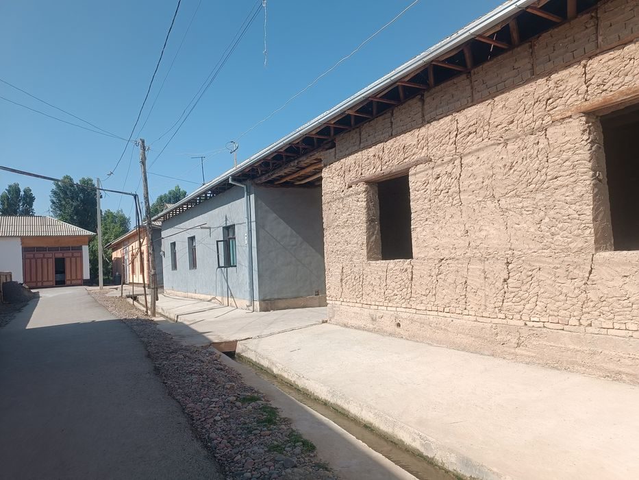 7-комнатная квартира, 12 м², Янгиюль, на продажу