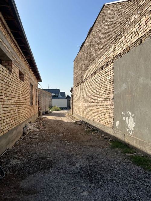 Yer sotiladi Yangiyol tumani Abdulla ortiqov kochasi